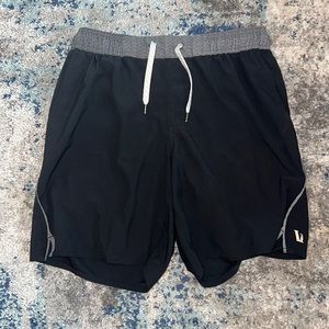 Vuori Shorts